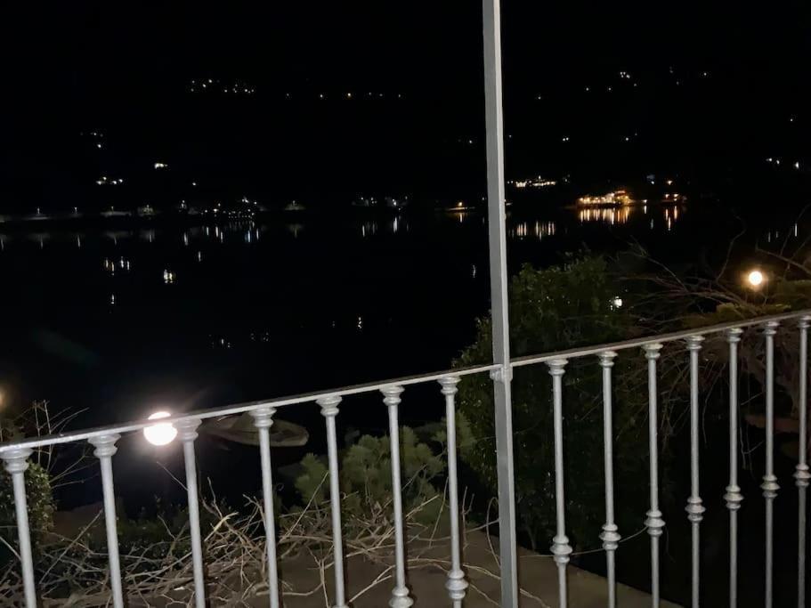 Villa Giardino Con Pontile Sul Lago D'Orta In Riva 奥尔塔圣朱利奥 外观 照片