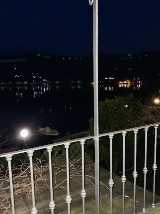 Villa Giardino Con Pontile Sul Lago D'Orta In Riva 奥尔塔圣朱利奥 外观 照片