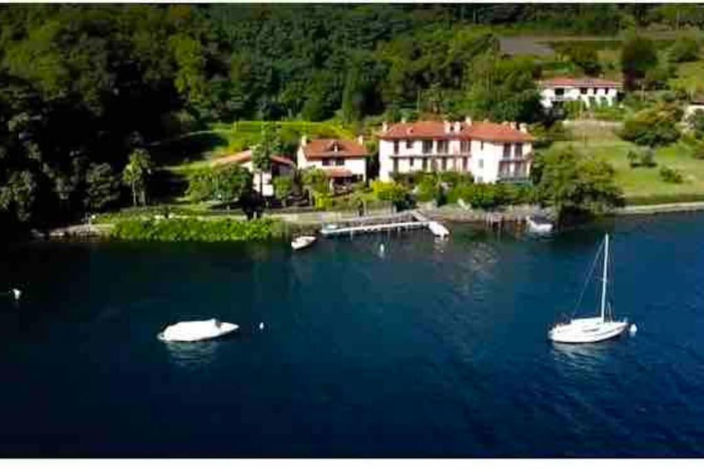 Villa Giardino Con Pontile Sul Lago D'Orta In Riva 奥尔塔圣朱利奥 外观 照片